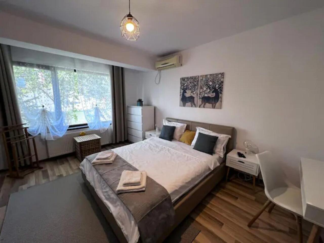 Vila Luminoasa Cu Curte Privata Bukarest Exterior foto
