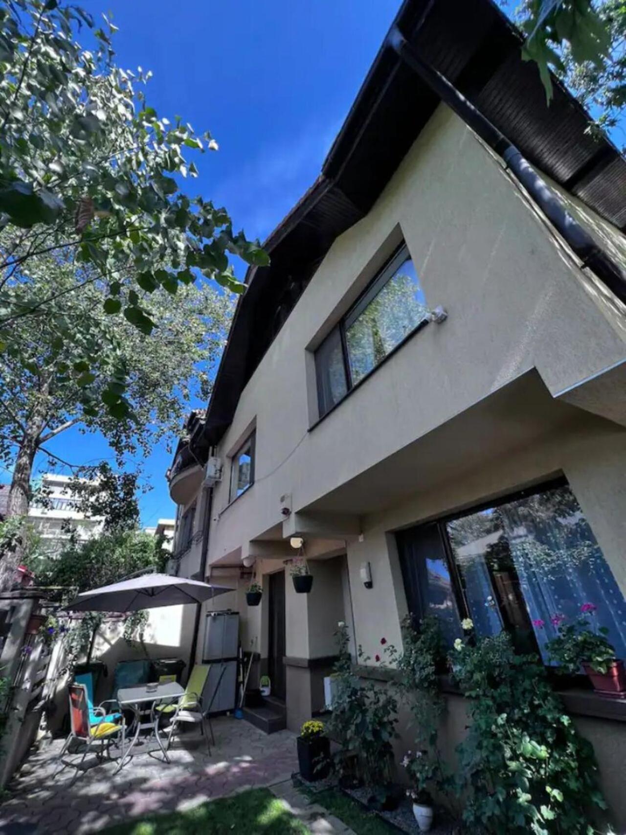 Vila Luminoasa Cu Curte Privata Bukarest Exterior foto